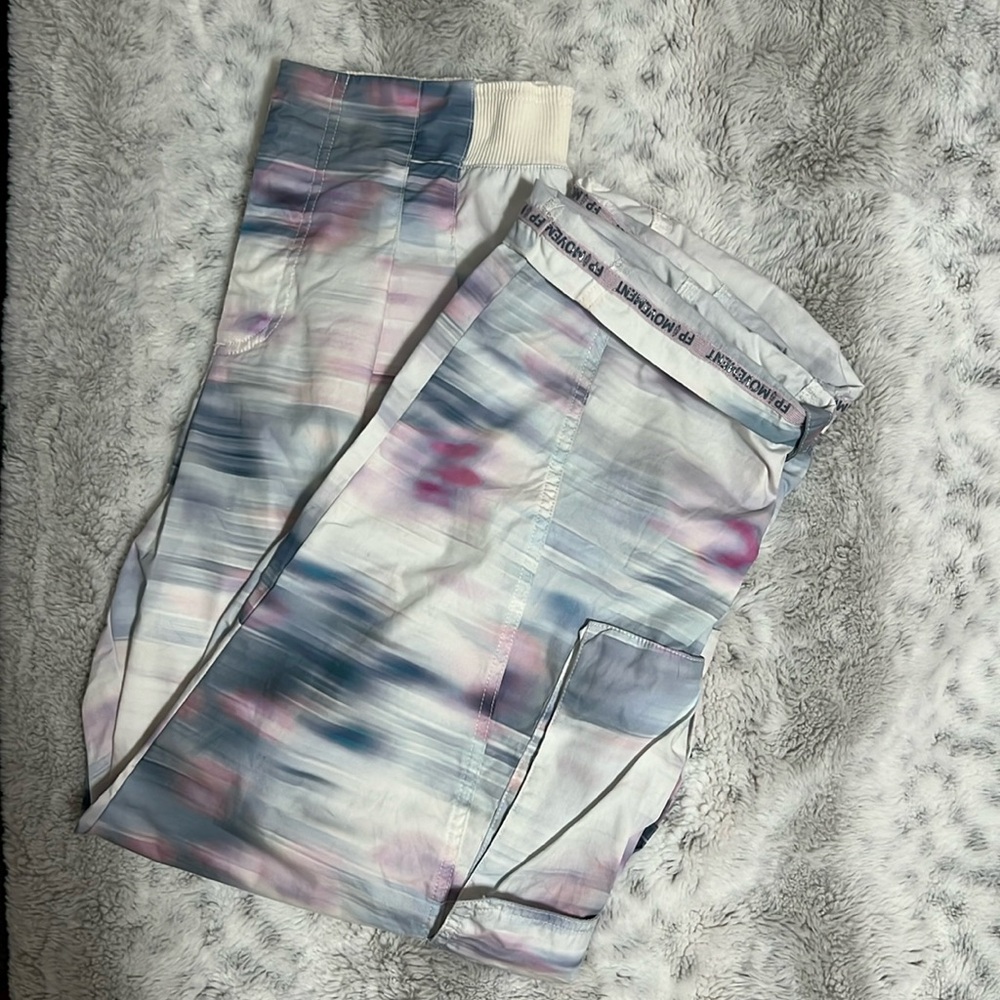 🆕 Free People FP movement activewear Mesmerize Me printed pants M